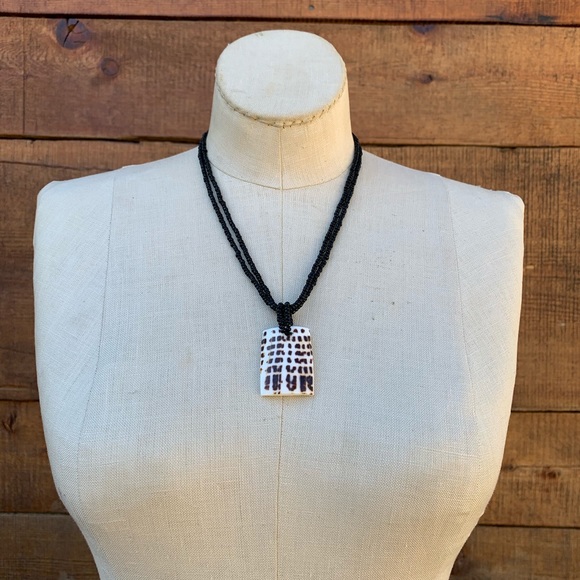 Vintage 90s Shell Necklace Bali - Picture 2 of 5